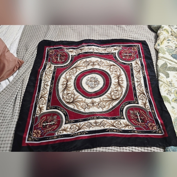 Vintage 1980s Silk Heraldic Shield Versace Style Large Sqaure Scarf. Red/Black. - Picture 4 of 11